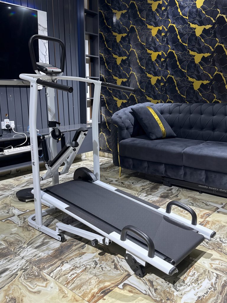 4-In-1 Manual Treadmill Image 41