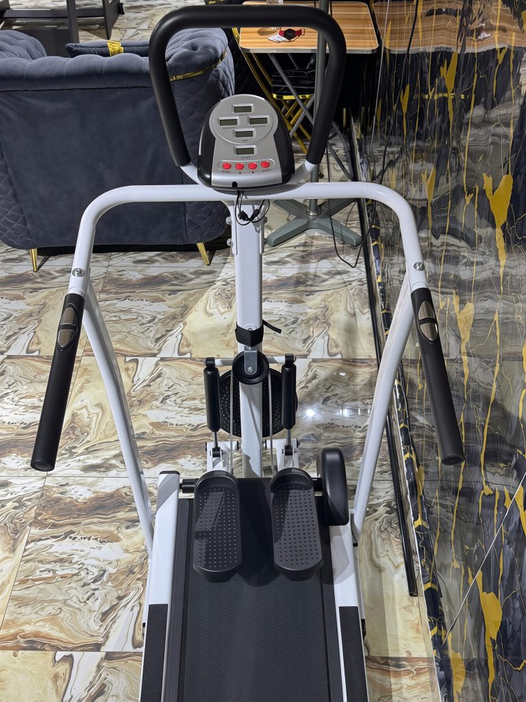 4-In-1 Manual Treadmill Image 44