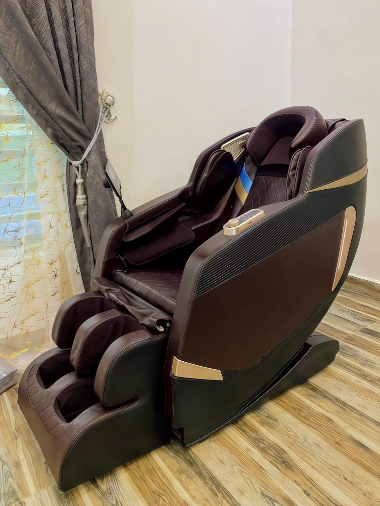 4D Luxury Zero-Gravity Full Body Massage Chair Image 1 4D Luxury Zero-Gravity Full Body Massage Chair